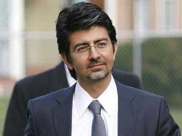 Internet Entrepreneur Pierre Omidyar Rethinks Focus of Online News Venture 