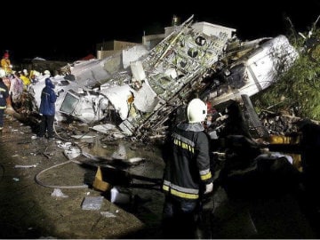 Leaders of Taiwan, China Offer Condolences for 48 Dead in Plane Crash