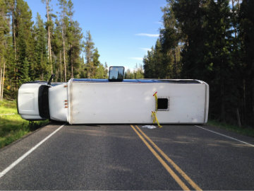 Bus Carrying Chinese Tourists Crashes in the US