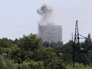 MH17 Investigators Turn Back After 'Explosions': Dutch