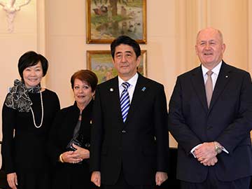 Japan PM Shinzo Abe Declares Peace Goals in Historic Australia Visit