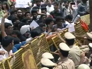 Clashes Outside Bangalore School Where Six-Year-Old Was Allegedly Raped