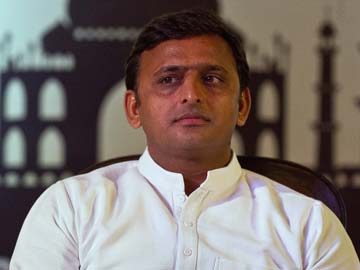 Akhilesh Yadav Launches Scheme to Make Offices Paperless