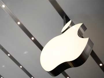 Apple Poaches Another Luxury Executive as iWatch Nears