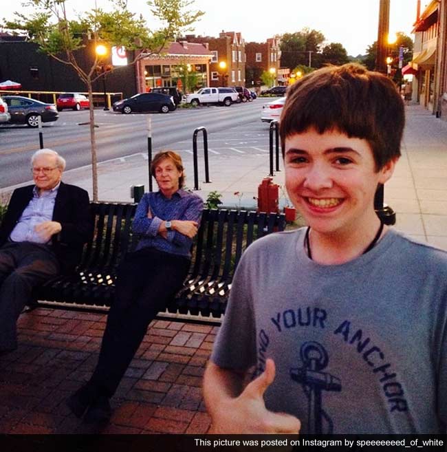 'Chillin with My Homies'  Paul McCartney, Warren Buffett: This Selfie Will Beat (Most) Selfies