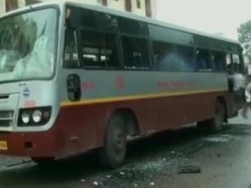 Shiv Sena Workers Protest Removal of Marathi Signboard, Buses Damaged