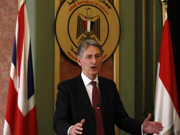 UK Foreign Secretary Says Ebola Outbreak 'A Threat' to Britain