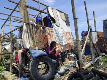 Typhoon Hits Southern China, One Dead