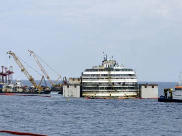 Bad Weather Slows Italy Cruise Ship Wreck Removal