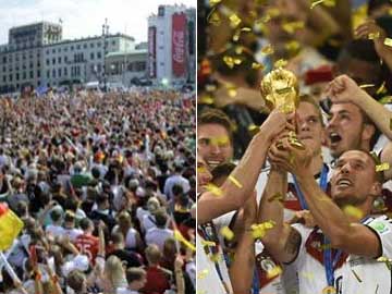 Ecstatic Berlin Crowds Welcome Victorious German Team Home