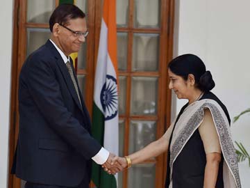 Sri Lankan Foreign Minister Meets Sushma Swaraj, Fishermen Issue on Top of Agenda