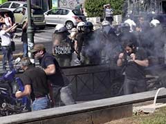 Greek Police Fire Tear Gas at Golden Dawn Protesters