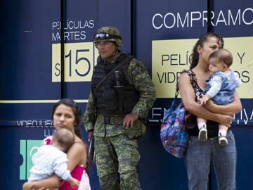 Mexico Begins Moving Children Out of Squalid Shelter