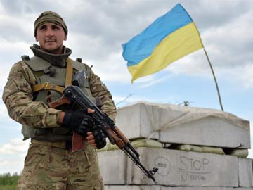 Ukraine Flag Raised Over Rebel Stronghold Slavyansk: Minister