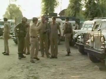 J&K: One Policeman Killed, Four Injured in Grenade Attack in Sopore