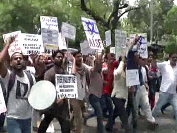 Delhi Students Protest Against Israel Air Strikes in Gaza at Embassy, Detained