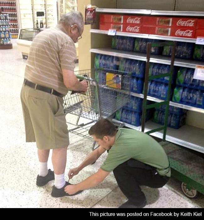 The Kindness of Strangers: This Grocery Store Employee Did Something Wonderful 