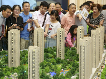 China Property Launches to Deepen Inventory Overhang, Price Declines