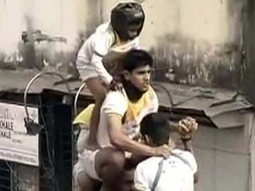 Mumbai: Minors Banned From Taking Part in Human Pyramids at the Dahi-Handi Festival