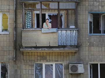 Donetsk Rebels Surrounded, Commander Says 