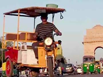 Delhi: E-Rickshaw Drivers Protest High Court Ban 