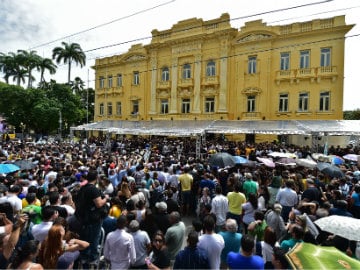 Over 130,000 People Turn Out to Mourn Brazil Presidential Candidate Eduardo Campos
