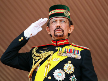 Sultan of Brunei Denies Report of Bid for New York, London Hotels