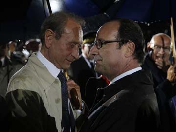 'What a Spectacle!' French Press Revels in Francois Hollande's Crisis