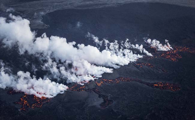 New Fissure Eruption at Iceland Volcano Prompts Highest Aviation Warning