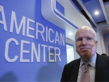 US Senator John McCain Says Airstrikes in Iraq Can't Stop Islamic State: New York Times