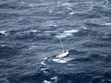 Ship Rescues Three Stranded in Rough Seas off Hawaii 