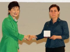 Iranian Stanford Professor Maryam Mirzakhani First Woman to Win Top Maths Prize