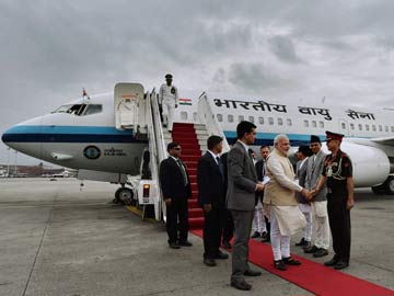 PM Narendra Modi Arrives in Nepal to a Rousing Welcome