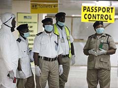US Watches Airline Passengers for Ebola Symptoms
