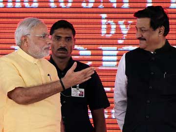 Boo Alert. Maharashtra Chief Minister Prithviraj Chavan Won't Share Stage With PM