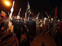 Protesters March to Pakistan PM's House; 300 Injured in Overnight Clash with Police