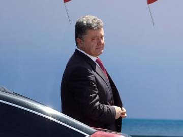 Ukraine President Accuses Russian Soldiers of Backing Rebel Thrust