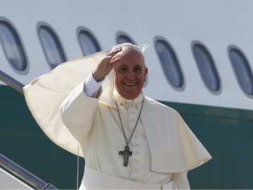 Pope Francis Urges Affluent To Hear 'Cry Of The Poor' in Seoul Mass