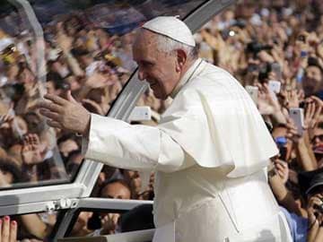 Pope Francis Denounces Wealth Gap in Open-Air Seoul Mass