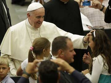 Pope to Fly over China, Rare Chance for Greetings 