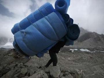 Nepal Hikes Insurance for Sherpas after Everest Avalanche