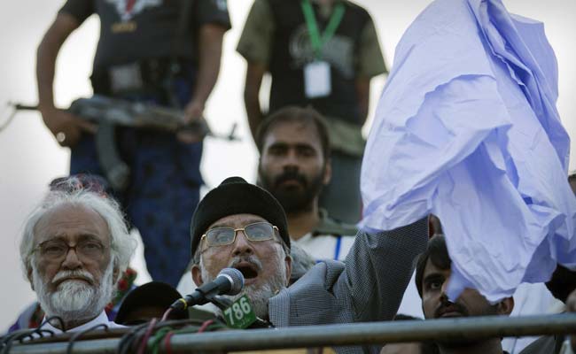 Pakistan Crisis Deepens, Cleric Tahir-ul-Qadri Issues 48-hour Ultimatum to Government
