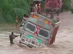 18 Rescued From Truck Stuck in the Middle of a River in Rajasthan