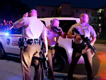 US Crowd After Teen's Shooting: 'Kill the Police'
