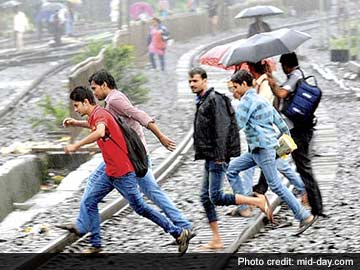 Over 2,000 Deaths on Train Tracks in Mumbai in Less Than 8 Months