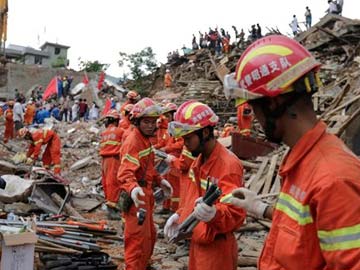 China Earthquake Toll Nears 600 as Volunteers Told to Stay Away