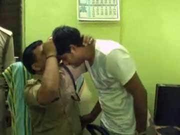Kanpur Policeman Kisses Murder Accused on Forehead, Transferred