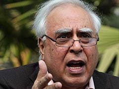 Chief Justice's Sharp Reprimand For Kapil Sibal, Others For Conduct in Court