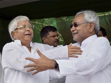 Nitish Kumar Meets Lalu Prasad in Hospital Post Cardiac Surgery