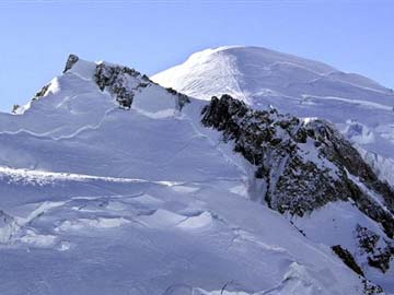 Five Climbers Dead on Mont Blanc Peak, Sixth Missing 